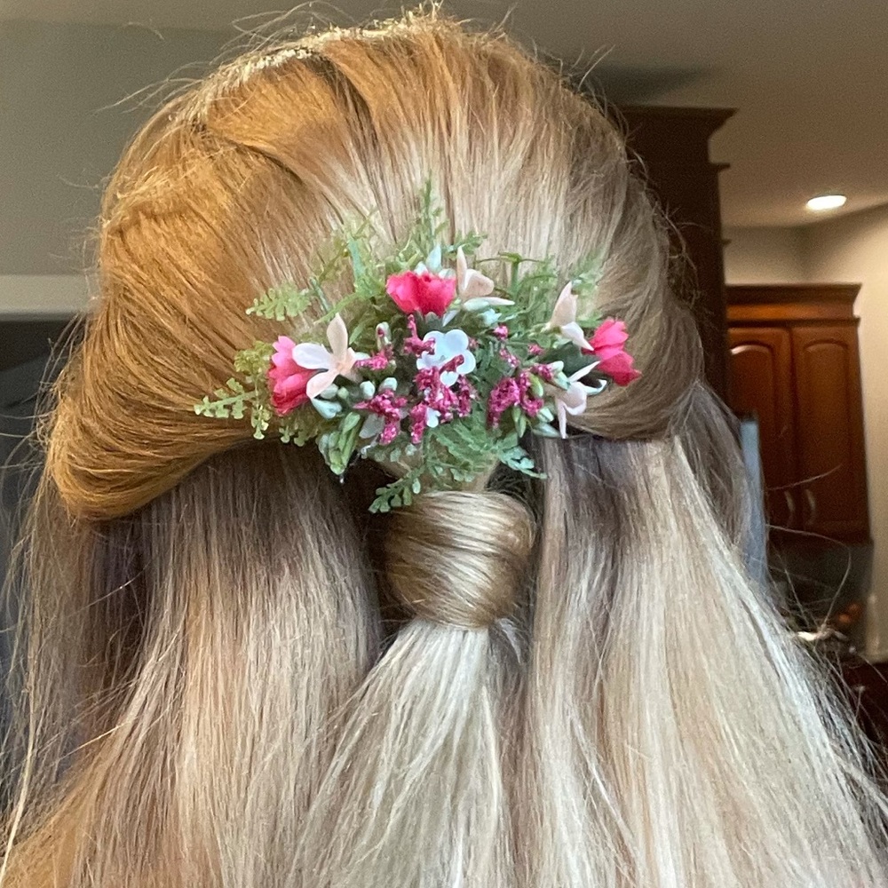 Floral hair clip